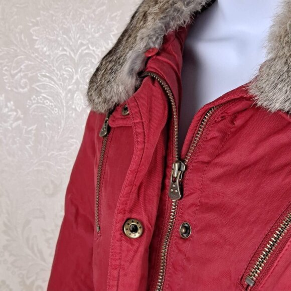 Hampsheer Size Medium Red Puffy Jacket Full Zip Detacheable Fur Collar EUC - Picture 5 of 16